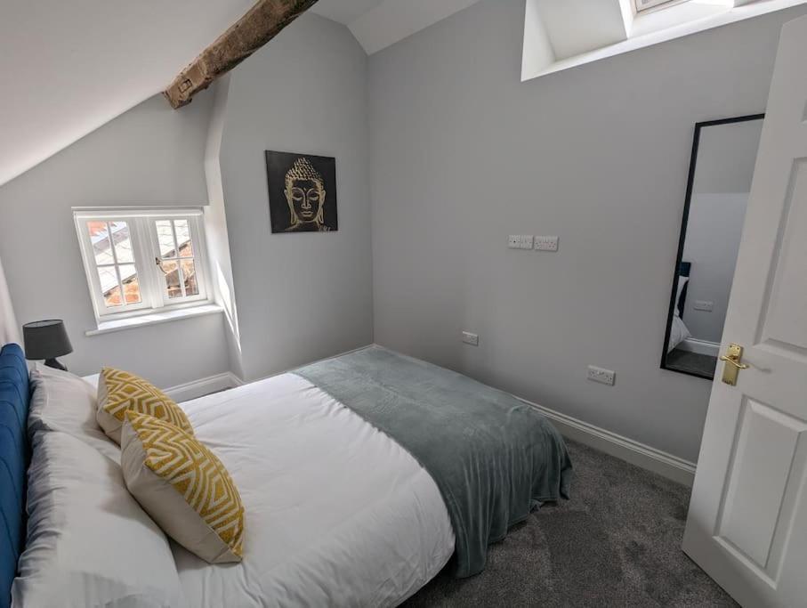 31 High Street - Modern & Stylish 2-Bed Apartment - Inc Parking Husbands Bosworth Exterior photo